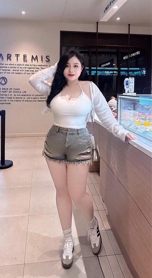 ảnh chubby girl sexy 13