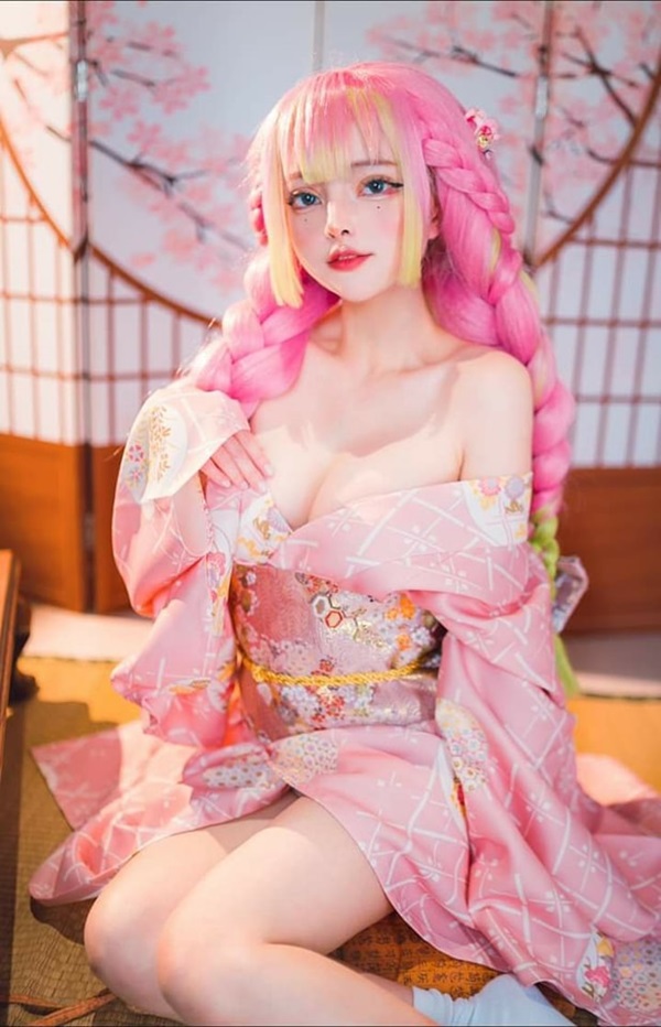 Ảnh Mitsuri Kanroji cosplay 2