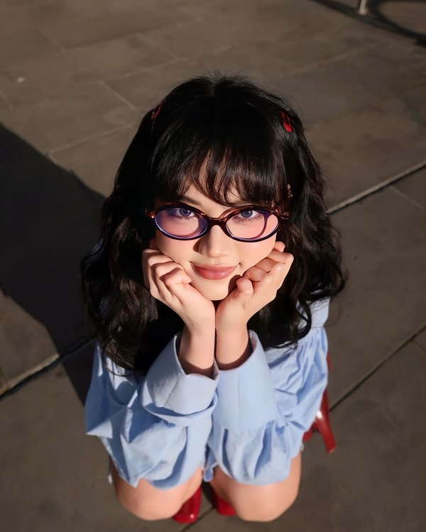 Ảnh gái xinh đeo kính cute 2